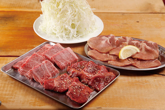 古民家居酒屋 中洲焼肉屋台（八丁堀）　焼肉盛り合わせ 980円