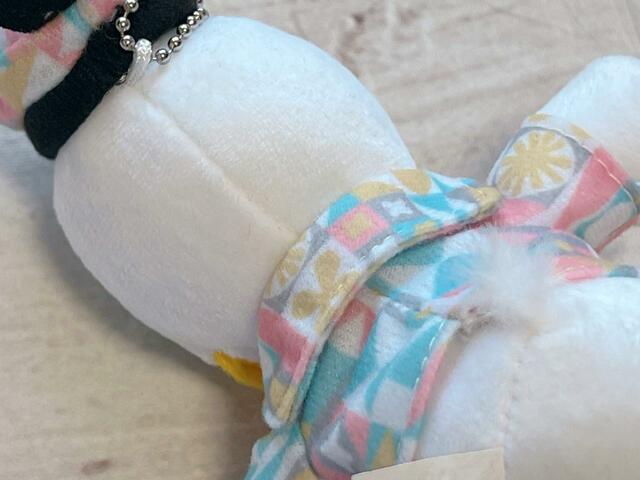 ドナルドのトレードマークのセーラーカラーも『イッツ・ア・スモールワールド』柄♪