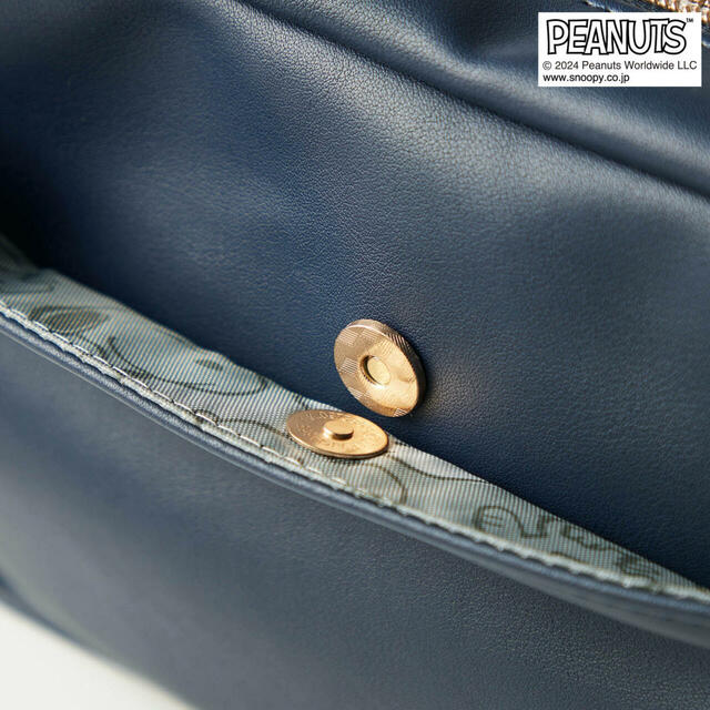 【ベルメゾン】お財布機能付きポシェット「スヌーピー」｜￥5 ,990 （税込）　© 2024 Peanuts Worldwide LLC