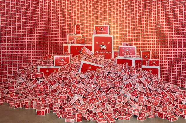 【赤箱 AWA-YA in YOKOHAMA】AWA-YAの人気フォトスポット・過去最多の約5万個もの赤箱を使った「FIND OLD AKABAKO」