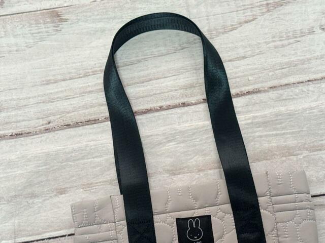 持ち手は長め。肩がけがラクラクできます♪