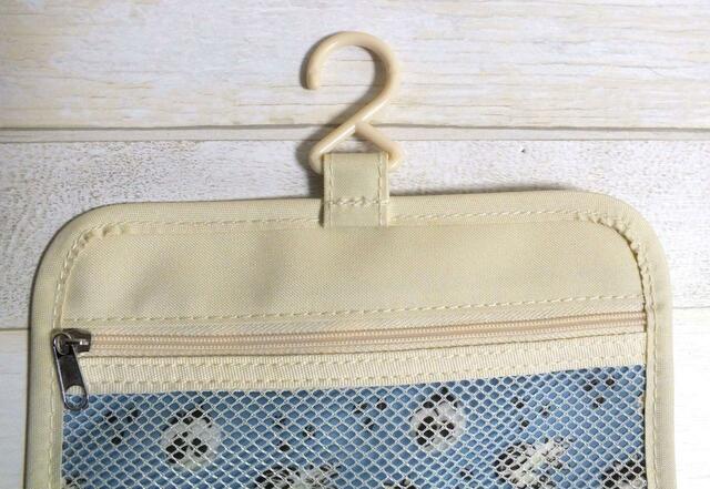 【カルディ 吊るせるマルチポーチ】S字フックが付いています