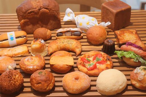 「にわのパン パン食べ放題」＜価格：大人 1,800円(税込)／子ども(12歳以下) 900円(税込)＞【【パン好き必見】1,800円で“焼き立て無添加パン”が60分食べ放題！食パン・お惣菜パン・甘いパンも好きなだけ♪】