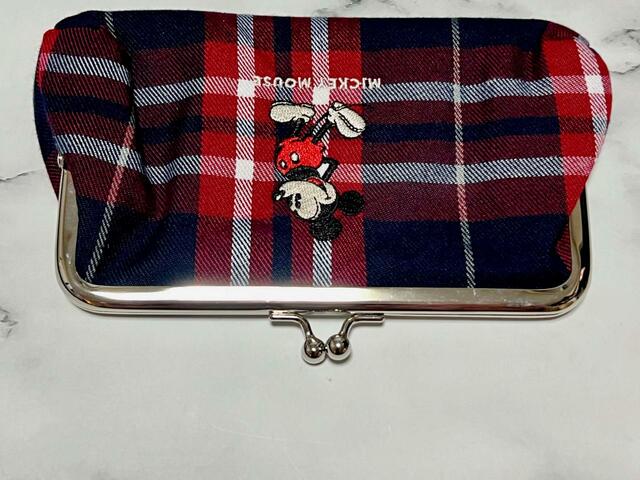 がま口の口金はシルバーです