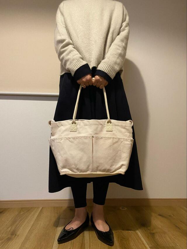【ニトリ マルチポケットトートバッグ M】シンプルなデザインなので、仕事用としても違和感なく使えます！