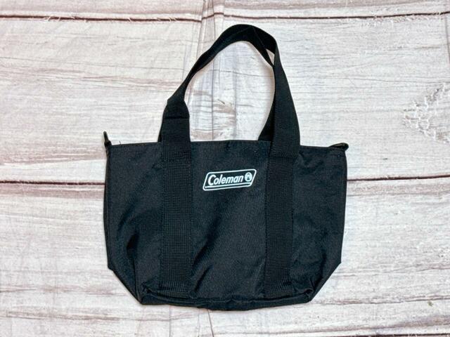 ベーシックなフォルムのミニトート