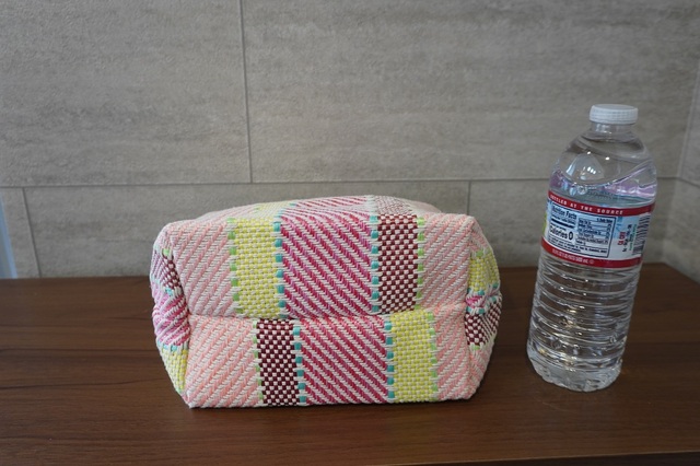 底面(ペットボトルとの比較)