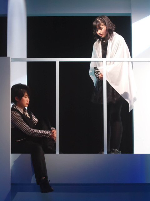 こぶしファクトリー「WEEK END SURVIVOR」／舞台シーン