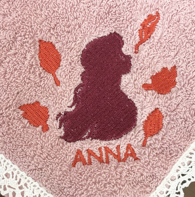 レース付きハンドタオル（アナ）｜1,200円