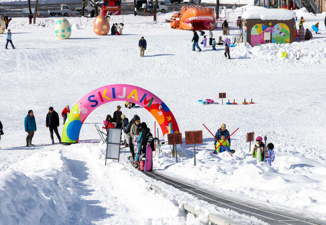 雪山もエスカレータでらくらく登れます