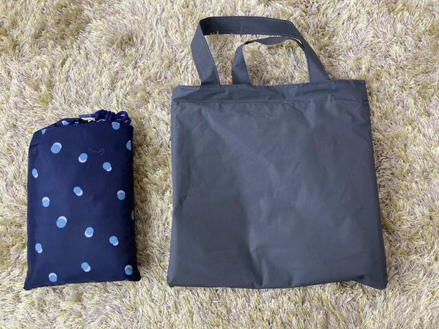 【スリーコインズ バイカラーレインポンチョ】どちらも収納袋付き