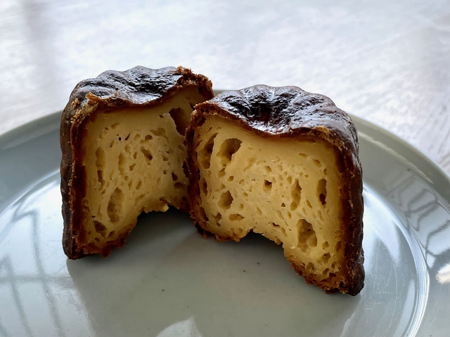 【Think】生地を24時間寝かせて焼き上げたカヌレ