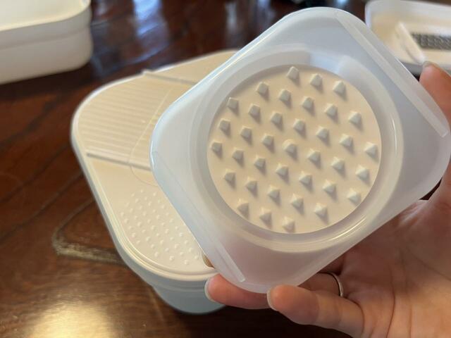 【ニトリ　スライサーザルボウルセット】付属の指ガードを使っていきます