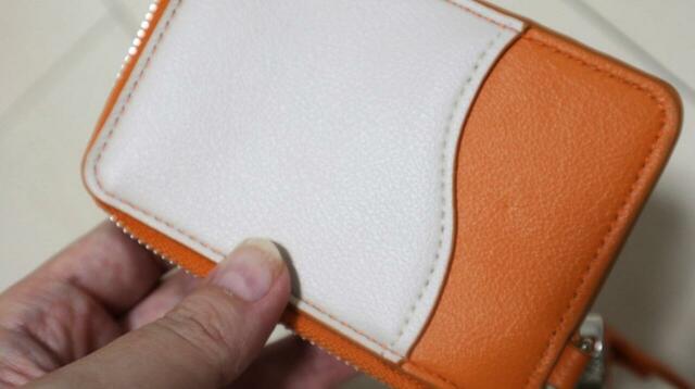 【3COINS バイカラーフラグメントケース】近所のコンビニやスーパーへの買い物にもおすすめ