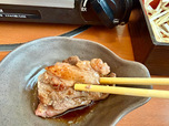 【和食さと　さと式焼肉「牛&豚プレミアムコース」】続いて中落ちカルビをぽん酢で食べていきます
