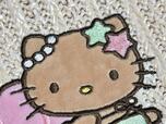 起毛感がかわいいアップリケ。キティちゃんは、人気の日焼け仕様です!