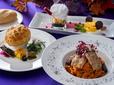 スペシャルセット 3,400円｜提供店舗：東京ディズニーランド「イーストサイド・カフェ」｜東京ディズニーリゾート「ディズニー・ハロウィーン」2022スペシャルメニュー