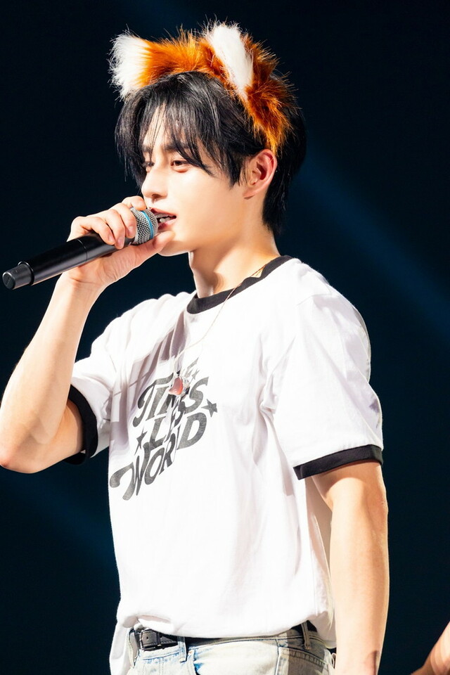 KIM JI WOONG（キム・ジウン）　撮影：白石達也　©WAKEONE / LAPONE ENTERTAINMENT