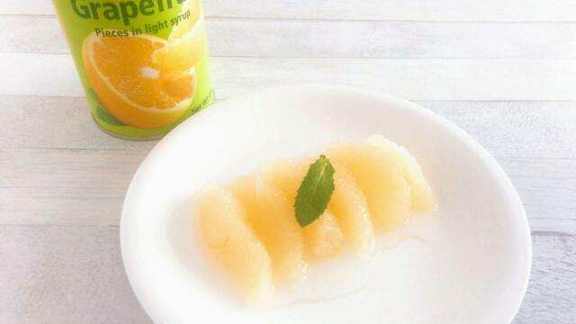 グレープフルーツの苦みは少ないので、そのままでも食べられます。