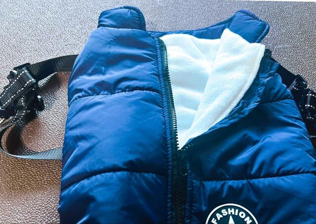 【IGUGHI ふわふわ ダウンベスト風ジャケット 犬用】裏地がとってもふわふわで暖かそう！