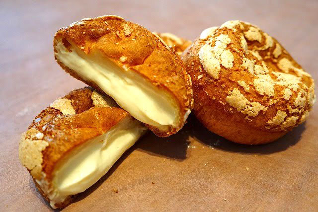 シュクリムシュクリ／シュークリーム×マカロン×餅のシューシュクリ