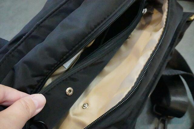 ポーチとバッグはスナップボタンで付けはずし可能