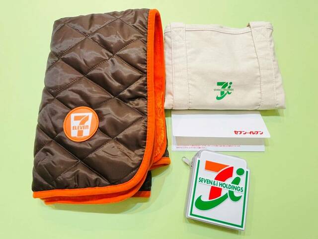 【セブン‐イレブン 福袋2025】【セブン‐イレブン 福袋2025】おにぎりやスイーツなど計3,108円引き相当の電子クーポンもついています！