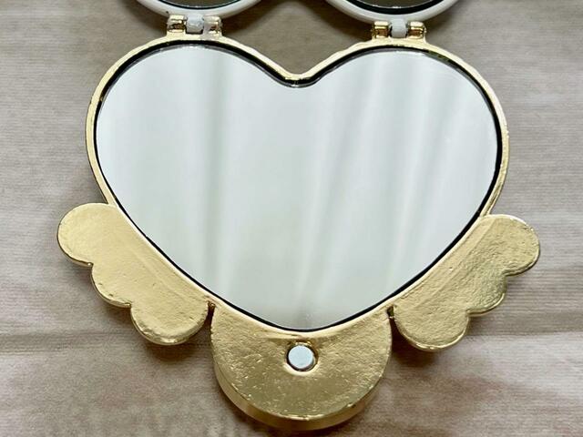 歪みなどないしっかりとした鏡です【3COINS×セーラームーン】ダイカットミラー/1,100円(税込)