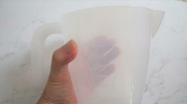 【セリア 計量カップ1000ml】「いかにも調理用」じゃないのでキッチン以外でも馴染みます