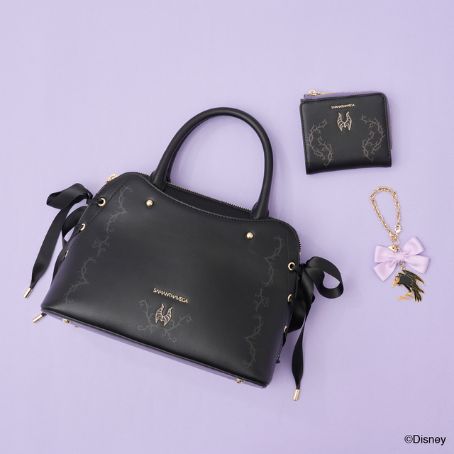 ハンドバッグ ￥22,000、折財布 ￥17,600、バッグチャーム ￥5,500｜サマンサベガ ディズニーヴィランズ「マレフィセント」コレクション