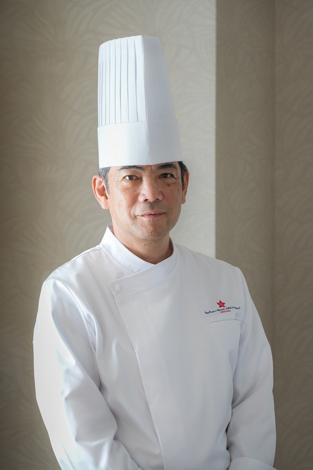 「​​​総料理長 久手堅正光（くでけん まさみつ）さん」【【サザンビーチホテル＆リゾート沖縄】夏限定の「アジアン・サマーブッフェ」に、沖縄の島食材とスパイス香るアジアン料理が勢ぞろい！】