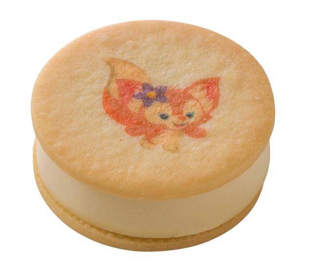 クッキーサンド(チーズクリーム) 470円｜販売店舗：東京ディズニーシー「ミゲルズ・エルドラド・キャンティーナ」