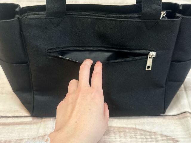 ポケット5：バックのファスナー付きポケット