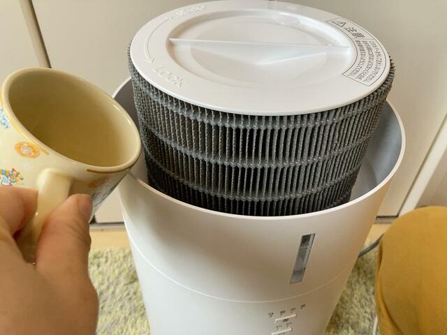 【アイリスオーヤマ 加湿空気清浄機】本体にそのまま水を注ぐ事もできる