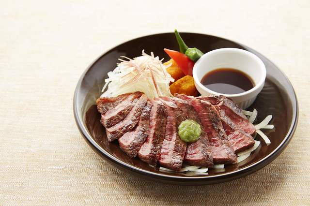 さっぱりだし醤油で食べる　国産牛の赤身ステーキ