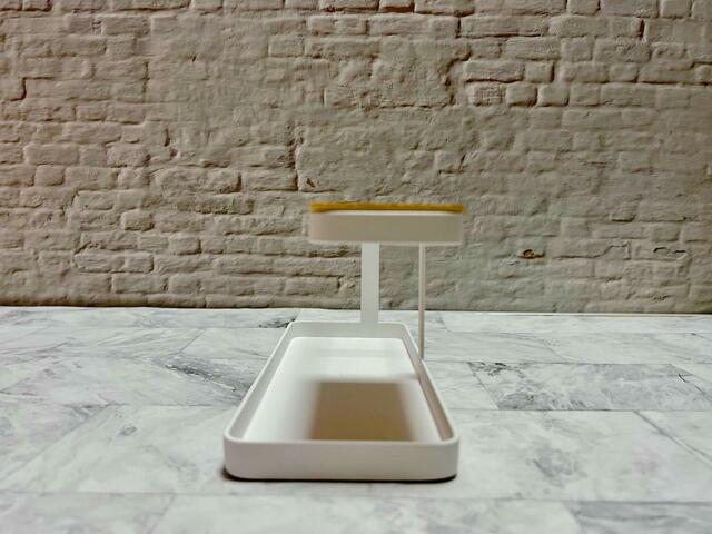 【山崎実業：towerシリーズ】腕時計などがかけられるバーが人気の理由のひとつ♪