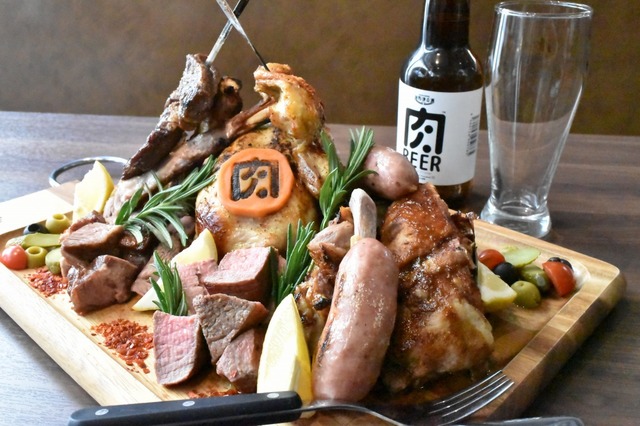 フォトジェニックすぎる肉盛り