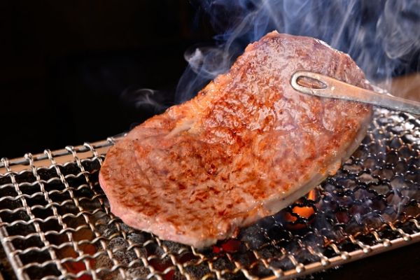 自宅に『神楽坂 翔山亭』自慢の黒毛和牛が届く