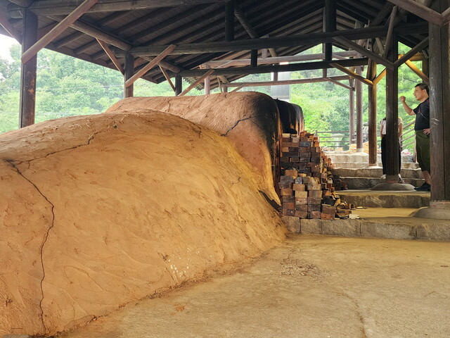 驪州や利川でよく見かける伝統的な登り窯