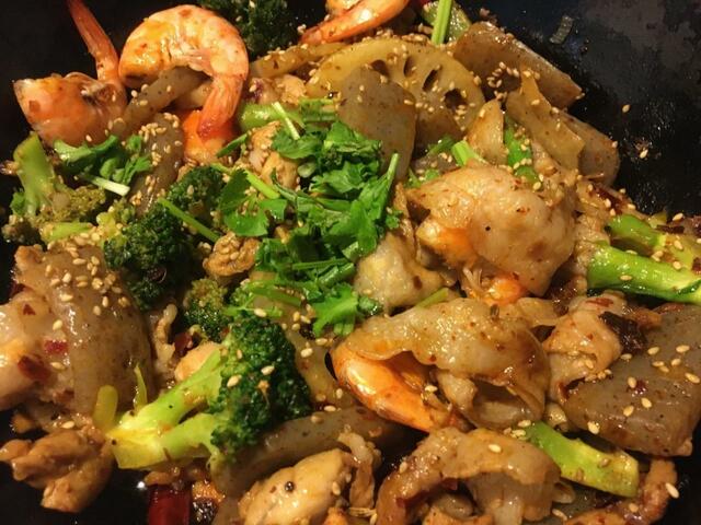 パクチーと、お好みでごまを加えて、できあがり！