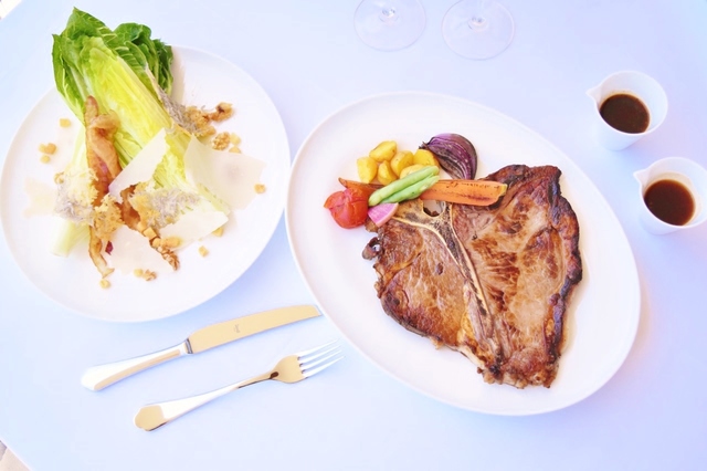 海鮮だけでなくワイルドなお肉も