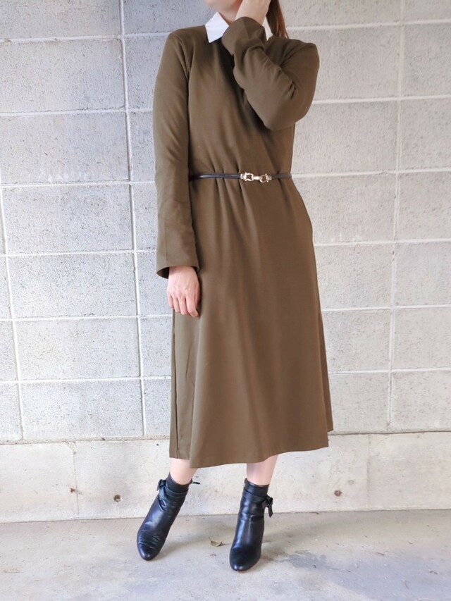 【UNIQLO コットンブレンドフレアワンピース（長袖）】季節に合わせた工夫次第で長い期間着られるワンピース