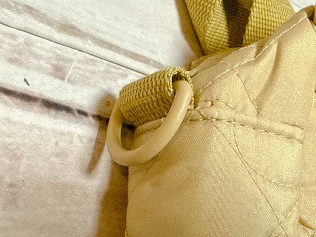 両サイドのDカンにショルダーストラップをつけられます