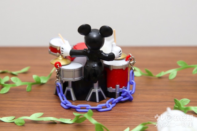 カラフルチョコレート、ミニスナックケース付き ¥950