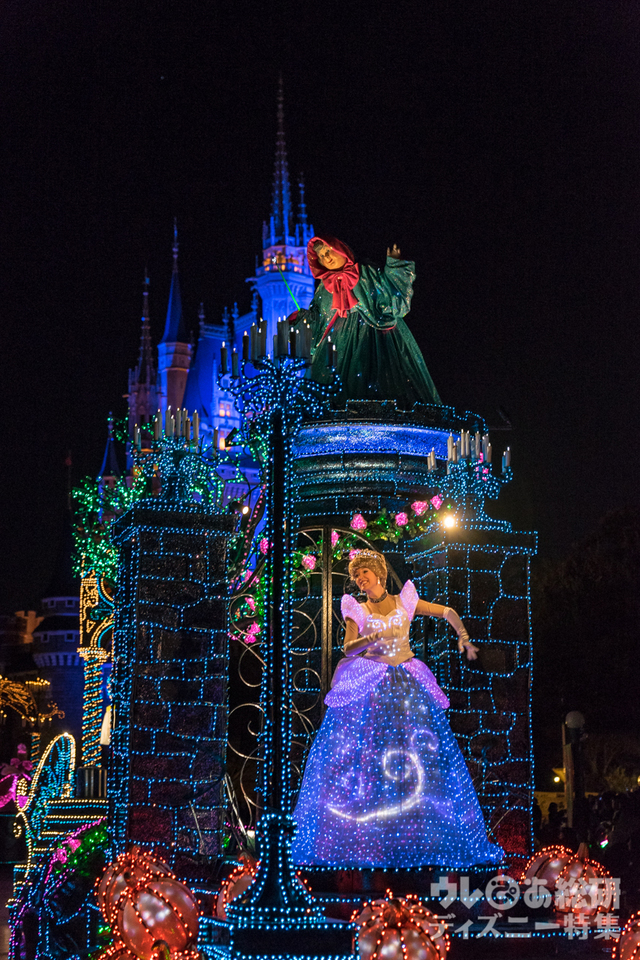 クリスマスバージョン「東京ディズニーランド・エレクトリカルパレード・ドリームライツ」（2016年）｜東京ディズニーランド「クリスマス・ファンタジー」