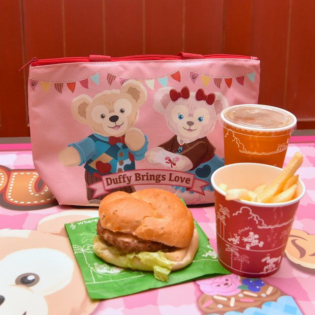 「ケープコッド・クックオフ」スペシャルセット、スーベニアランチケース付き 1,950円 撮影 / MezzoMiki