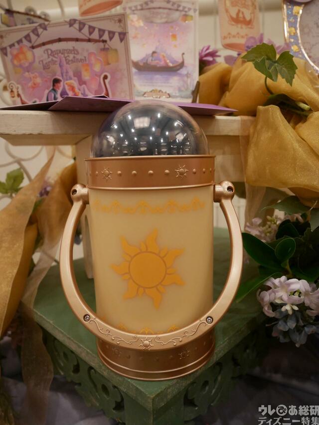 プラネタリウムおもちゃ 3,500円｜「ラプンツェルのランタンフェスティバル」をテーマにしたグッズ｜東京ディズニーシー新テーマポート「ファンタジースプリングス」｜販売店舗：東京ディズニーシー「エンポーリオ」｜発売日：2024年5月28日（火）