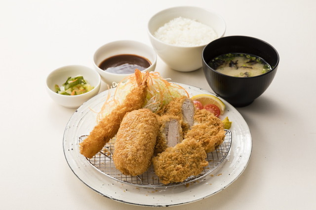 北海道　十勝　ゆうたく　「ゆうたくスペシャルミックスフライ」