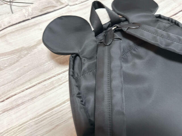 ショルダーストラップはクッション入りの柔らかい素材で、長時間背負っていても疲れを感じにくいのもうれしいポイント！