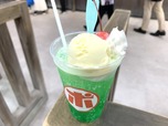 〈喫茶 ポエム〉のクリームソーダ